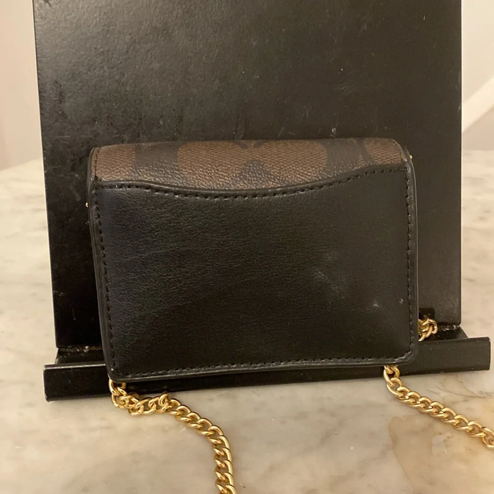 692 Coach mini wallet on cb chain NWOT - Picture 4 of 7